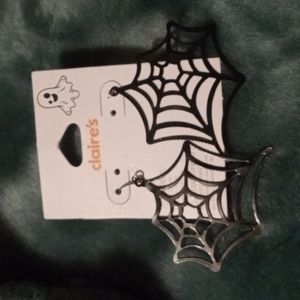 Claire's spider web earrings